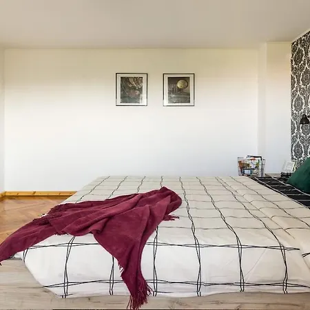 The Moonlit - M&n Appartement Boekarest