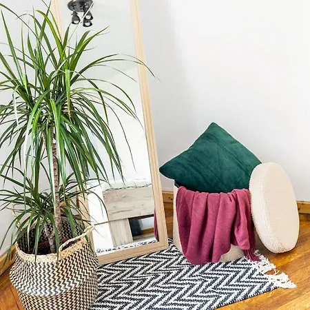 The Moonlit - M&n Bucarest